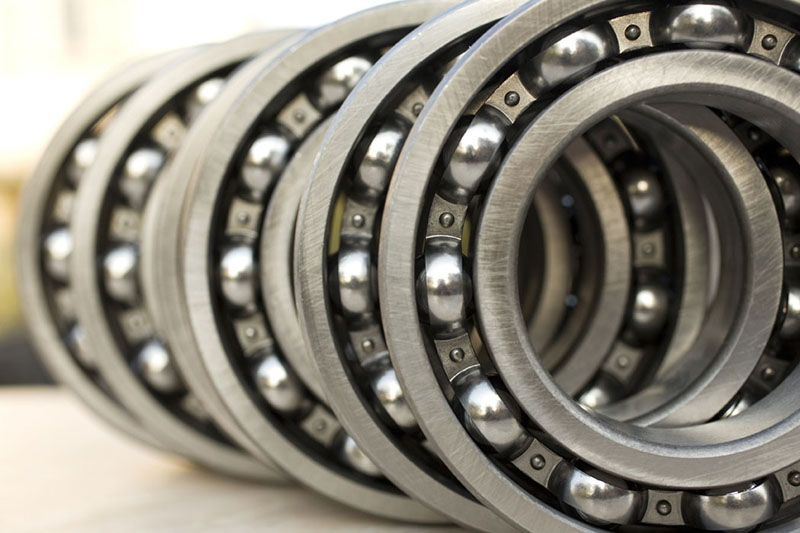 Bearings_147290402 industrial High pressure hydraulic hose system connected to steel pipes